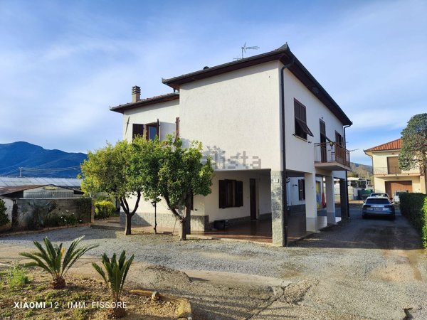 casa indipendente in vendita ad Albenga