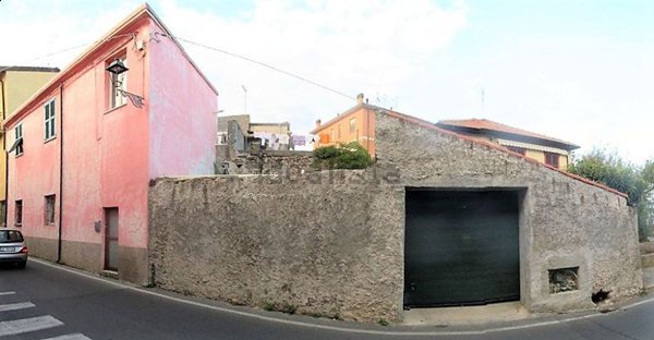 casa semindipendente in vendita ad Albenga in zona Leca