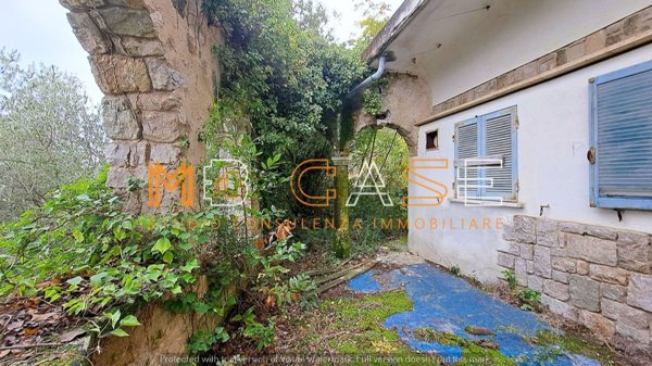 casa indipendente in vendita ad Albenga