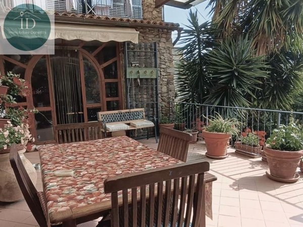 casa indipendente in vendita ad Albenga in zona San Fedele