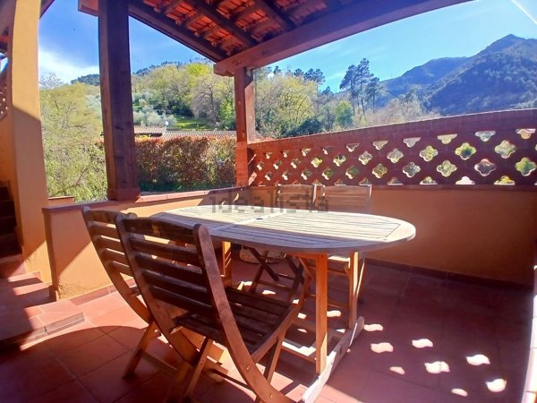 casa semindipendente in vendita ad Albenga in zona Lusignano