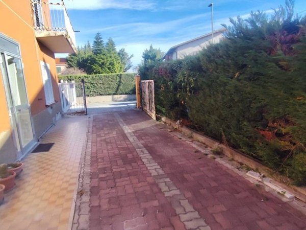 appartamento in vendita ad Albenga in zona Leca