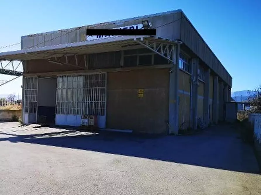 locale di sgombero in vendita ad Albenga