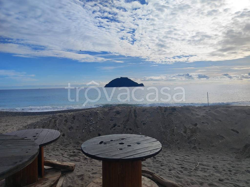 appartamento in vendita ad Albenga