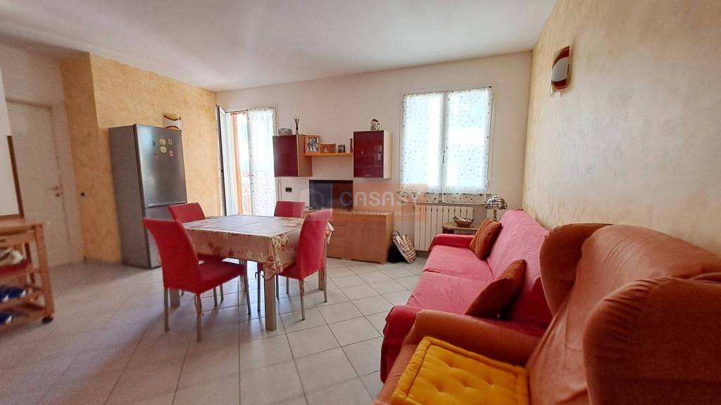 appartamento in vendita ad Albenga in zona Vadino