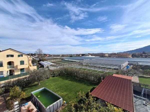 appartamento in vendita ad Albenga in zona Leca