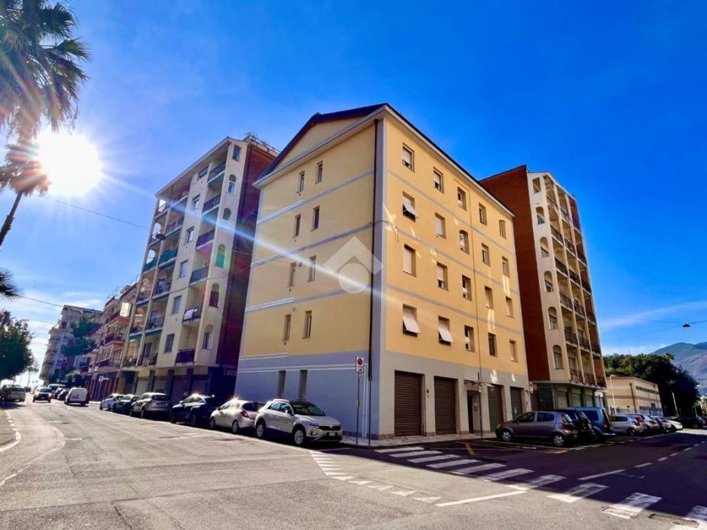 appartamento in vendita ad Albenga