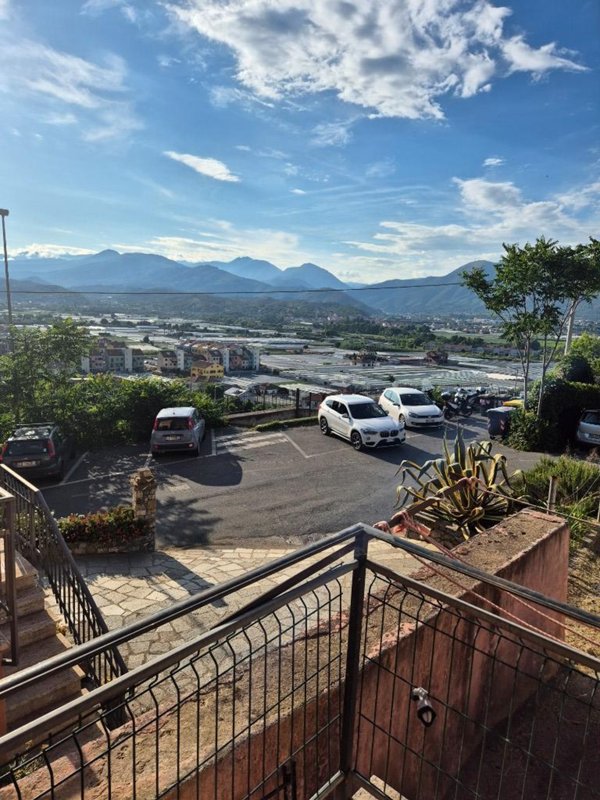 casa indipendente in vendita ad Albenga in zona San Fedele
