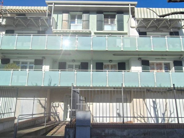 appartamento in vendita ad Albenga in zona Vadino