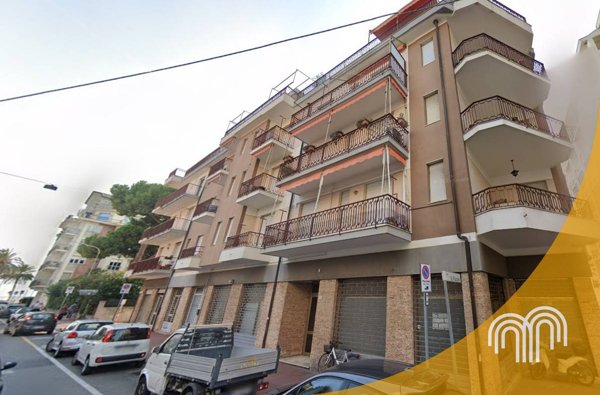locale di sgombero in vendita ad Albenga