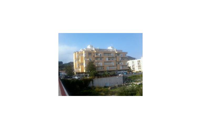 appartamento in vendita ad Albenga in zona Vadino