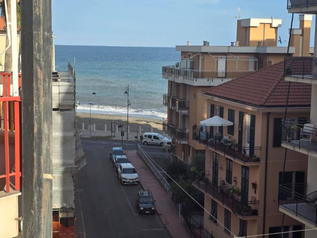 appartamento in vendita ad Albenga