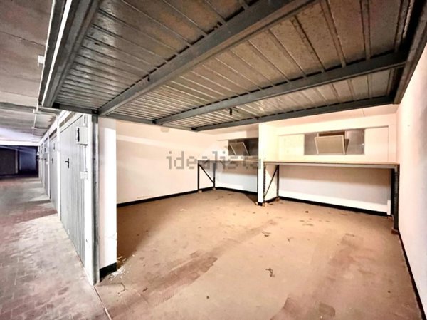 locale di sgombero in vendita ad Albenga