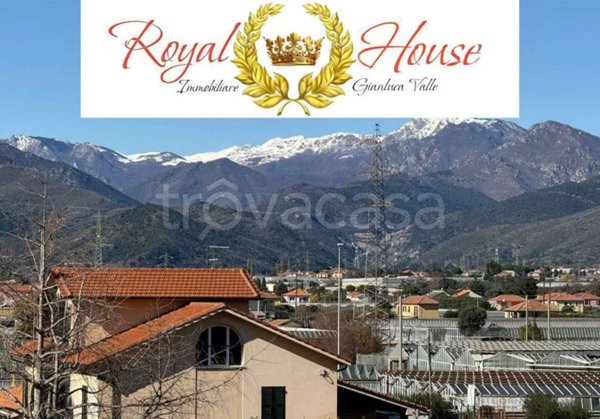 appartamento in vendita ad Albenga