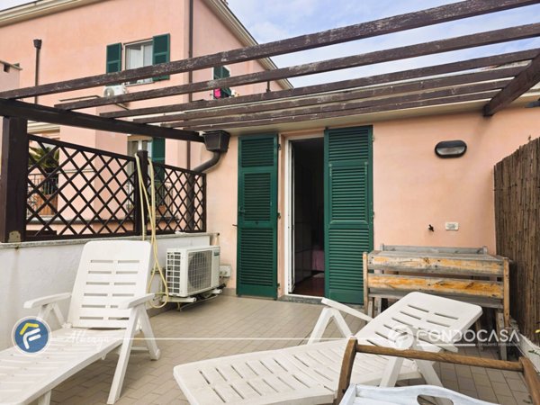 appartamento in vendita ad Albenga in zona Leca