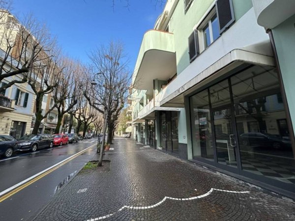 negozio in vendita ad Albenga