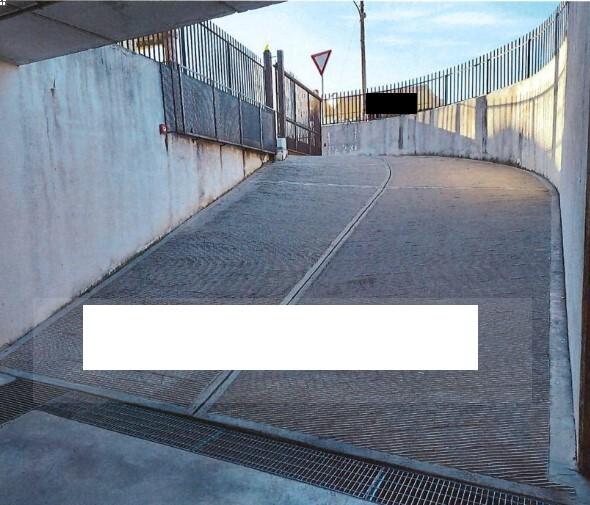 negozio in vendita ad Albenga in zona Campochiesa