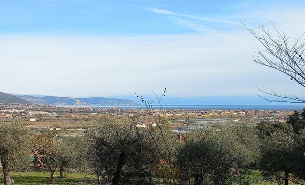 appartamento in vendita ad Albenga in zona Lusignano