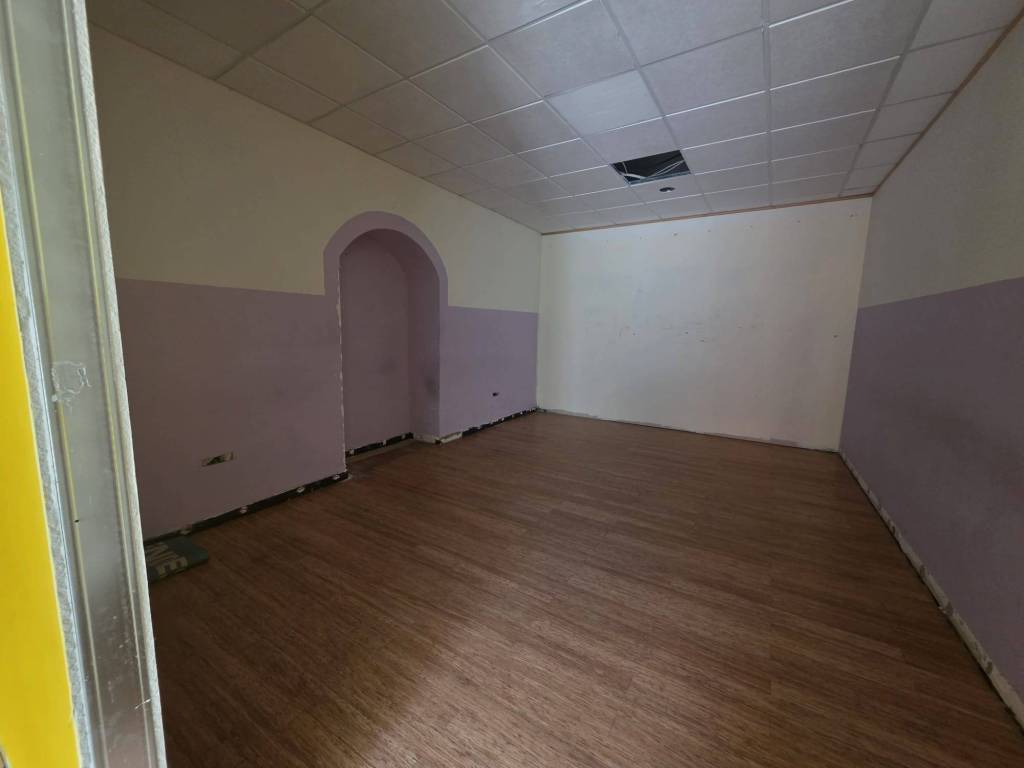 negozio in vendita ad Albenga