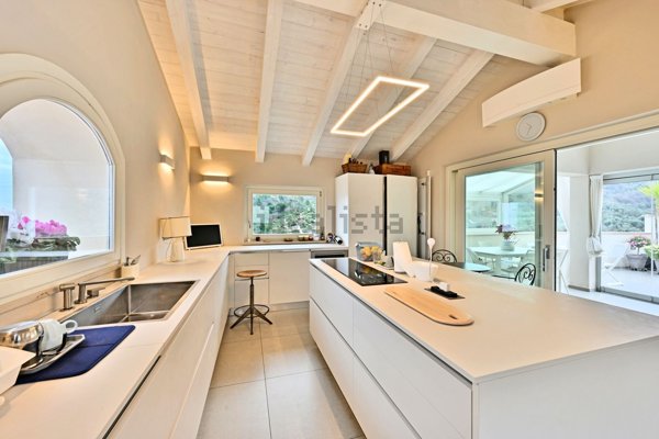 casa indipendente in vendita ad Albenga