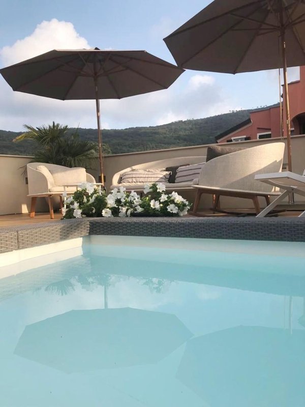 casa indipendente in vendita ad Albenga