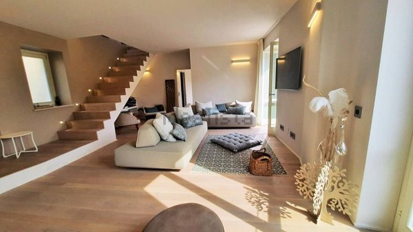 casa indipendente in vendita ad Albenga
