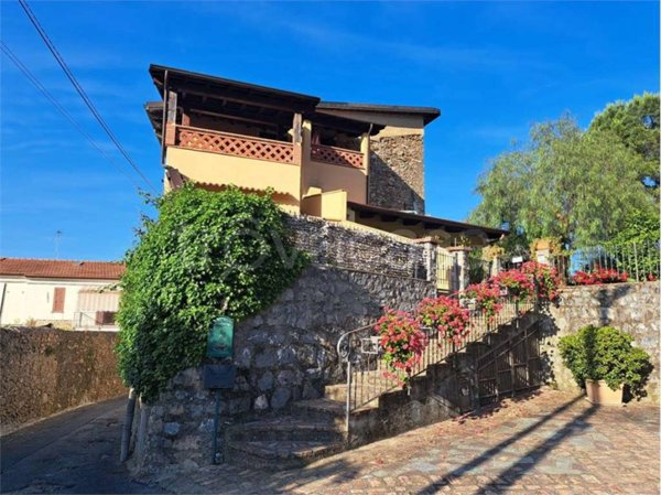 appartamento in vendita ad Albenga in zona Lusignano