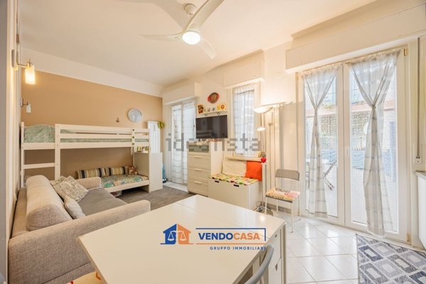 appartamento in vendita ad Albenga in zona Vadino