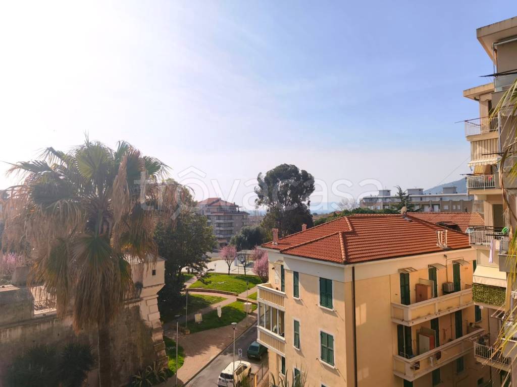 appartamento in vendita ad Albenga
