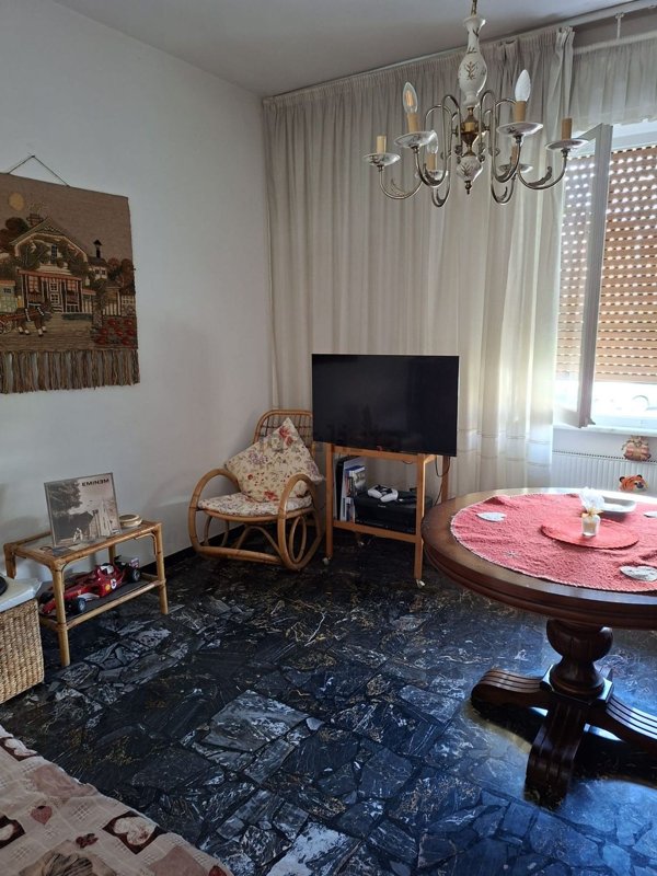 casa indipendente in vendita ad Albenga in zona Leca