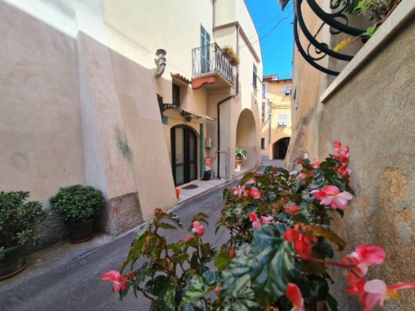 appartamento in vendita ad Albenga in zona Bastia