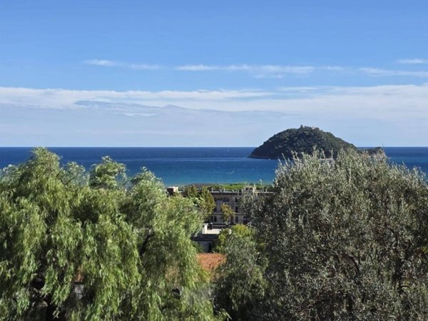 appartamento in vendita ad Albenga