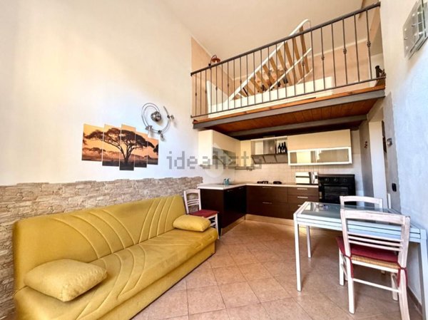 appartamento in vendita ad Albenga in zona Leca