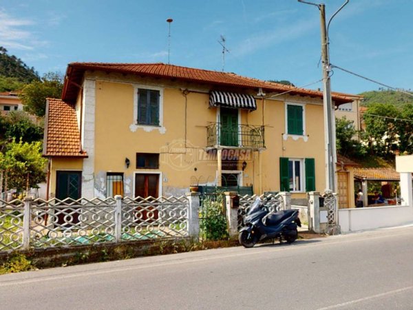 appartamento in vendita ad Albenga in zona Lusignano