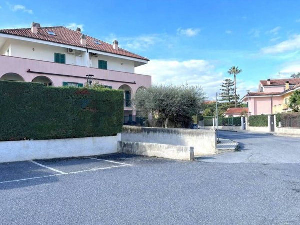 casa indipendente in vendita ad Albenga