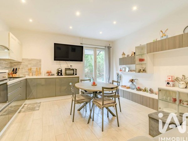 appartamento in vendita ad Albenga in zona Vadino