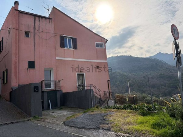 casa indipendente in vendita ad Albenga in zona San Fedele