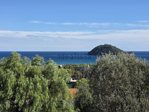 appartamento in vendita ad Albenga