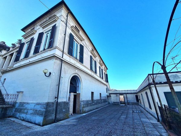 casa indipendente in vendita ad Albenga