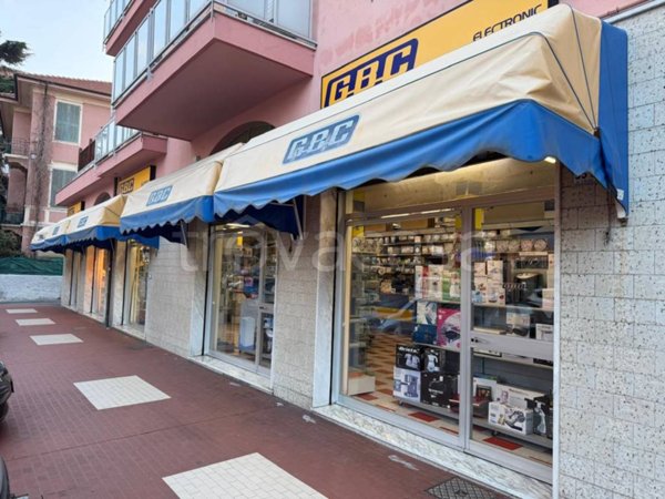 negozio in vendita ad Albenga