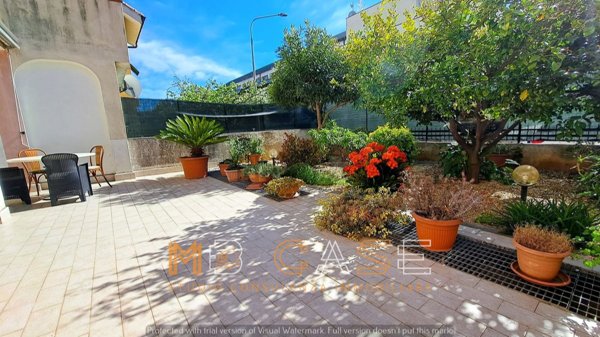 appartamento in vendita ad Albenga in zona Leca