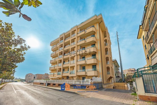 appartamento in vendita ad Albenga in zona Vadino