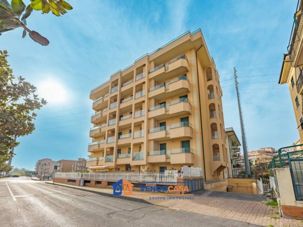 appartamento in vendita ad Albenga in zona Vadino