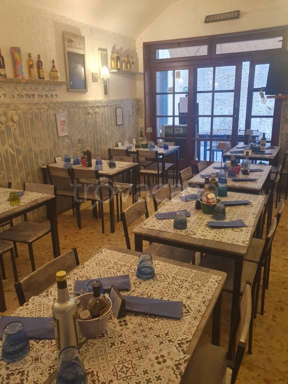 negozio in vendita ad Albenga