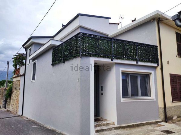 casa semindipendente in vendita ad Albenga in zona San Fedele