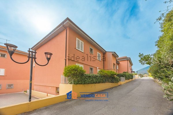 appartamento in vendita ad Albenga in zona Vadino