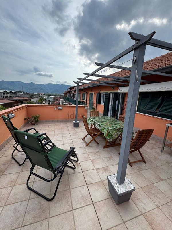 appartamento in vendita ad Albenga in zona Campochiesa