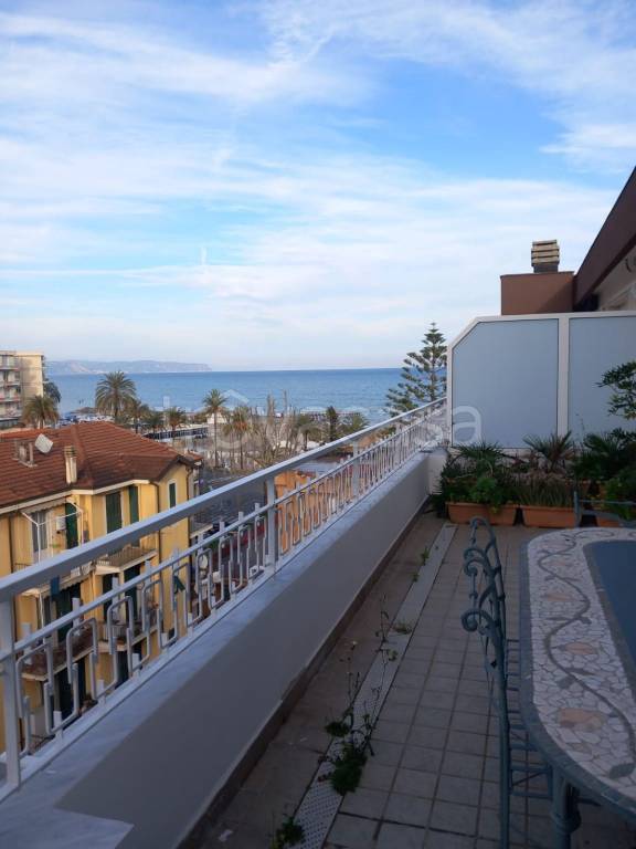 appartamento in vendita ad Albenga