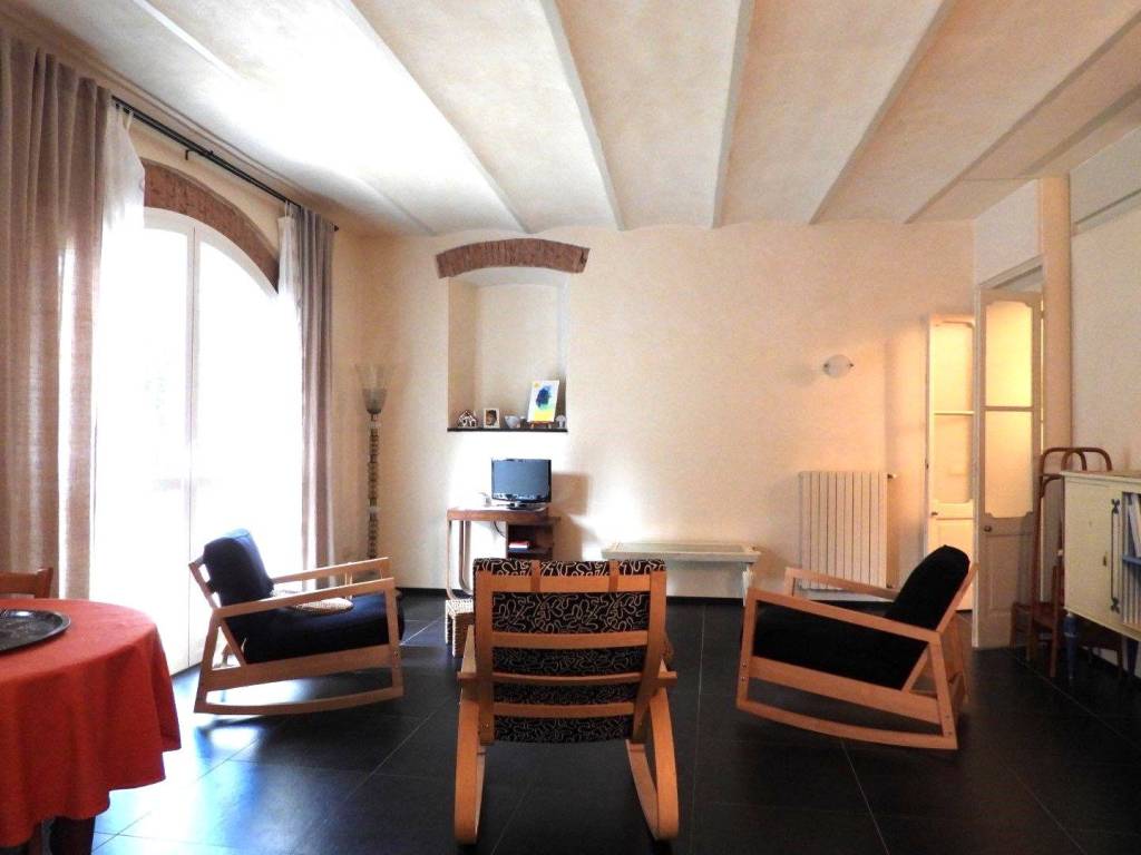 casa indipendente in vendita ad Albenga in zona Leca