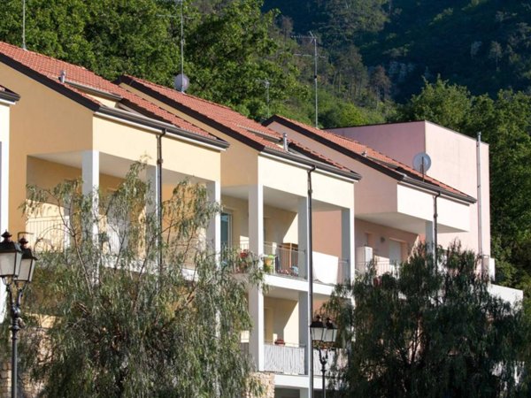 appartamento in vendita ad Albenga in zona Lusignano